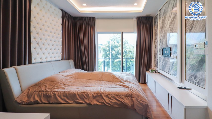 *****บ้านเดี่ยวมือสองนนทบุรี ม.คาซ่าพรีเมี่ยม ราชพฤกษ์-พระราม5 แบรนด์คุณภาพ Q.House เนื้อที่ 55.70 ตร.ว. บ้านสวยพร้อมเข้าอยู่ ต่อเติมห้องเอนกประสงค์พร้อมใช้งาน ฟังก์ชัน 4 ห้องนอน 3 ห้องน้ำ 2 ที่จอดรถ เชื่อมต่อถนนราชพฤกษ์, ถนนรัตนาธิเบศร์, ถนนบางกรวย-ไทรน้อย ใกล้เซ็นทรัลเวสต์เกต จองเลย!